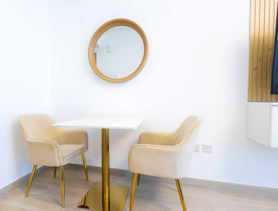 Lux Independent Studio In Jvc Apartment