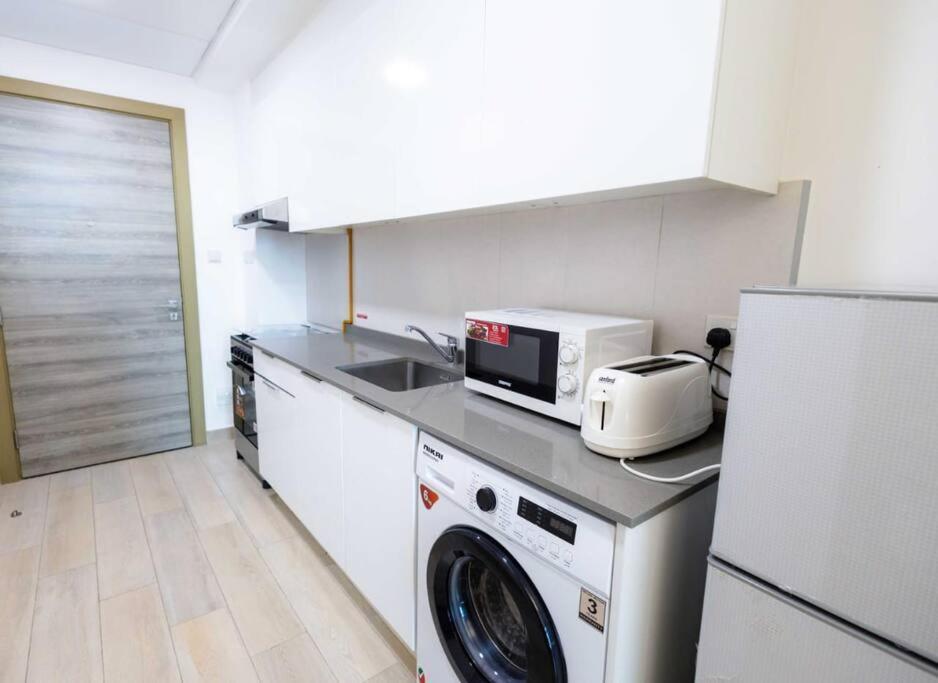 Lux Independent Studio In Jvc Apartment *